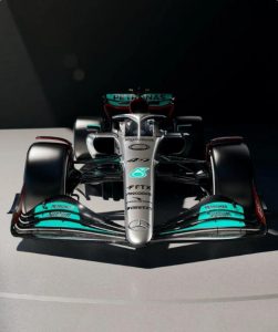 终于发布了！梅奔发布f12022款新赛车，这才是f1应有的样子！ 体育全景图 
