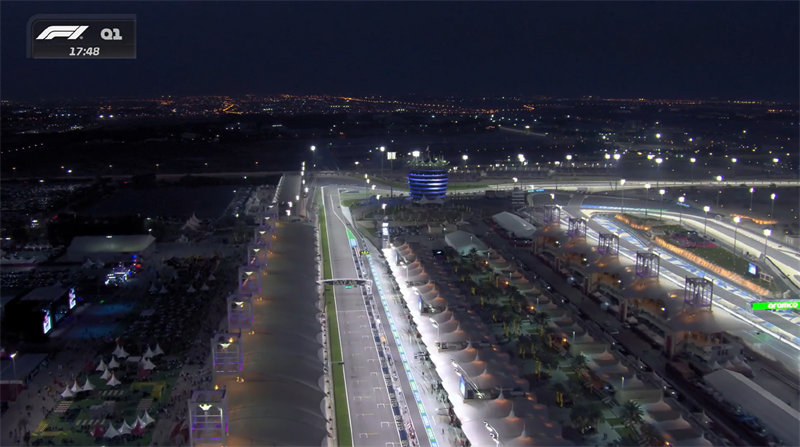 巴林大奖赛排位赛在夜幕下进行。
