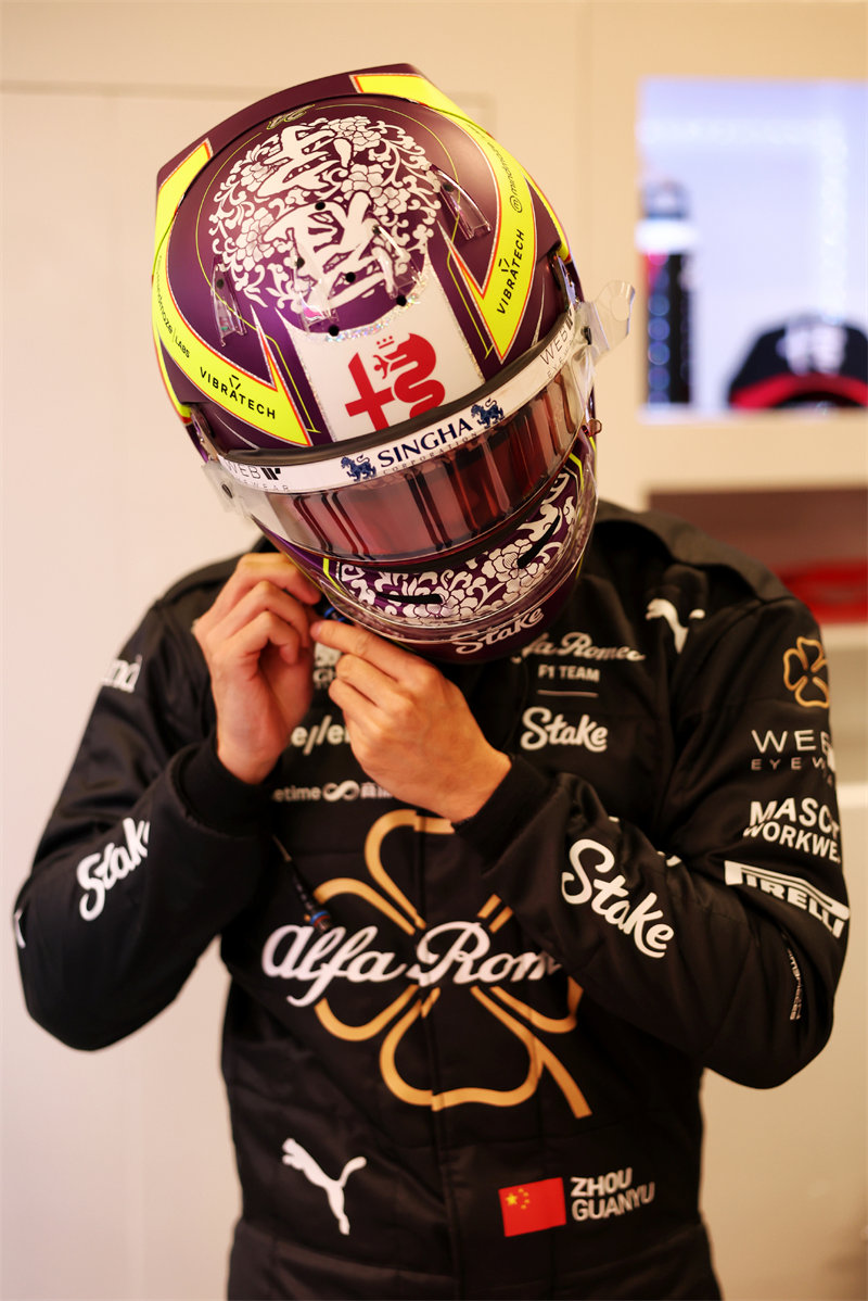 周冠宇对拉斯维加斯F1大奖赛进行了回顾。 周冠宇对拉斯维加斯F1大奖赛进行了回顾。