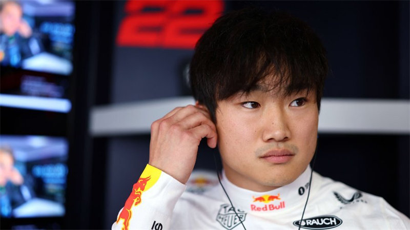 一、升入红牛F1车队之后，角田成绩断崖式下跌的事实不可回避。