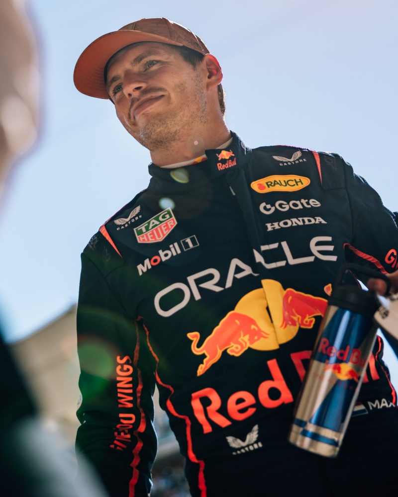 维斯塔潘拿下了美国F1大奖赛的冠军。 维斯塔潘拿下了美国F1大奖赛的冠军。