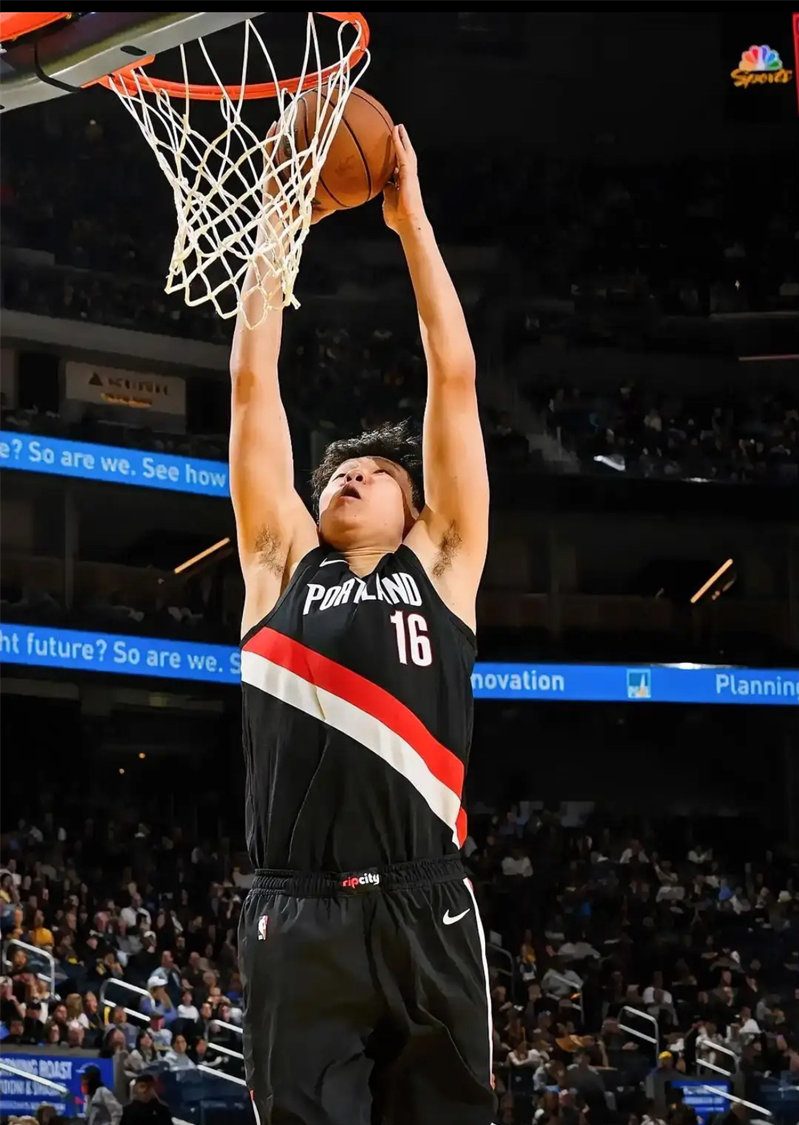 第二、身体对抗：健身房是唯一的答案 在NBA的内线，每一次卡位、每一次篮下要位，都是一场无声的角力。