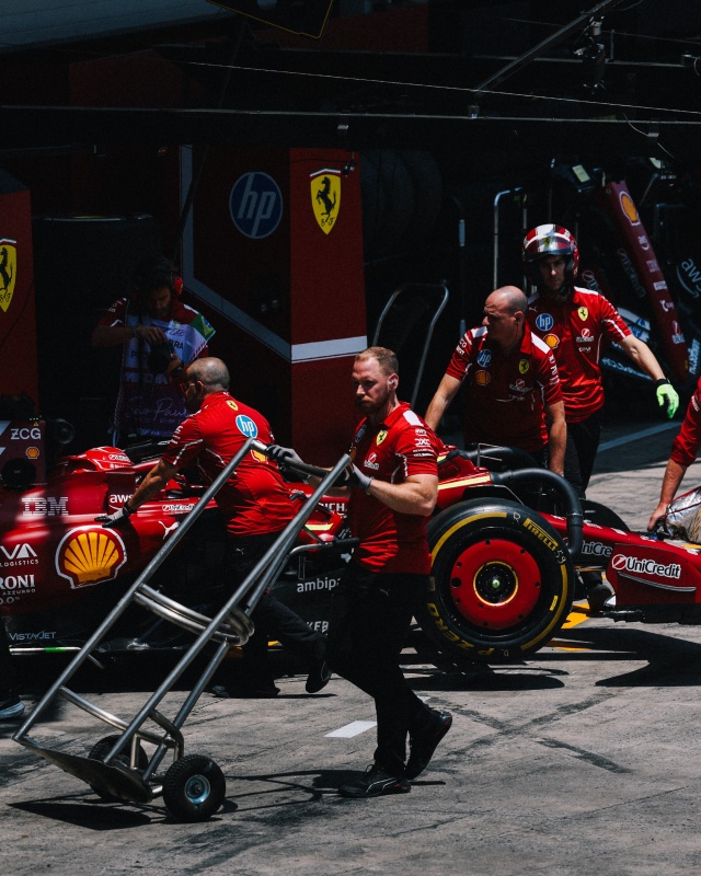 埃尔坎表示车队内部技师和工程师的具备争冠级表现。 埃尔坎表示车队内部技师和工程师的具备争冠级表现。