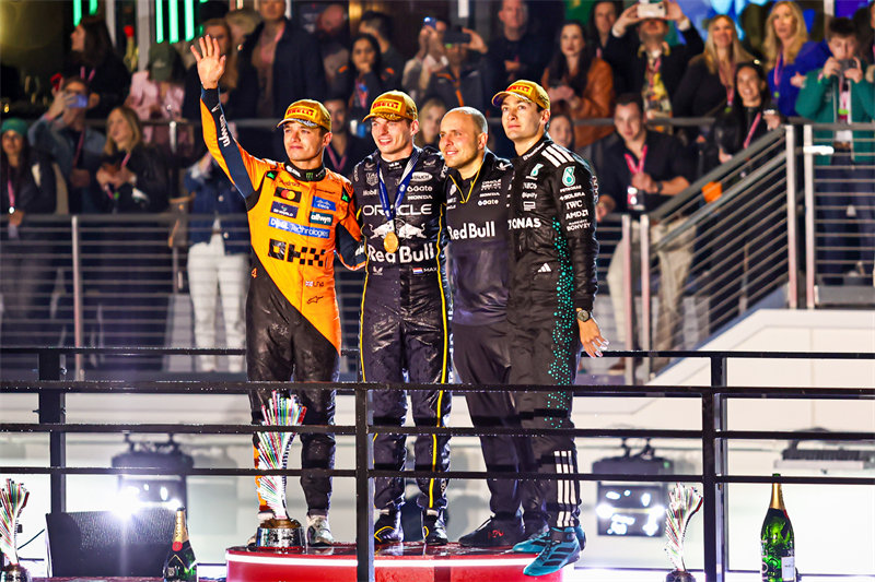 未来究竟如何,就让我们拭目以待吧。 未来究竟如何,就让我们拭目以待吧。