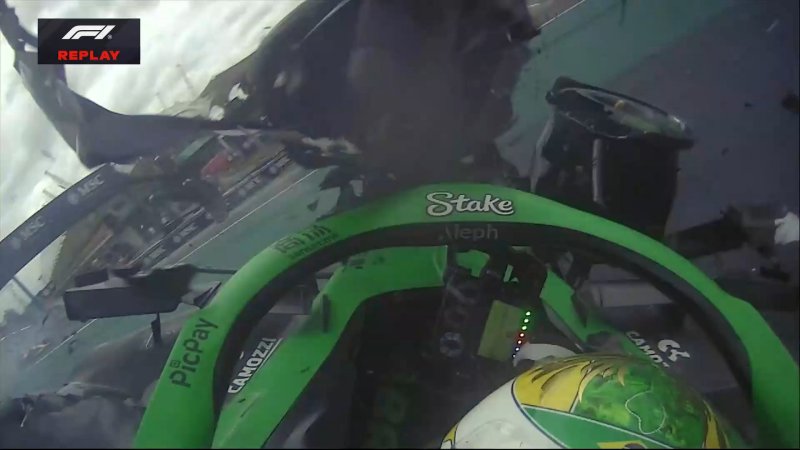 三、博托莱托在直道尾端忘记关闭DRS，导致严重撞车事故！