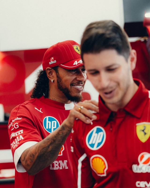 汉密尔顿心态面临崩溃边缘,周冠宇有望在未来法拉利F1车队代打!插图2 汉密尔顿和车组人员之间存在着巨大的矛盾。