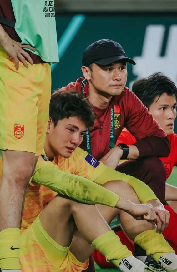 中国U23决赛0:4输给日本却创造历史,是能力还是战术问题?症结原来在这!插图3 而相比较竞赛体制,对于中国足球来说继续改变的就是选材的问题。这主要分为两个方面,一是从家庭教育方面出发,二则是从俱乐部的选材门槛出发。